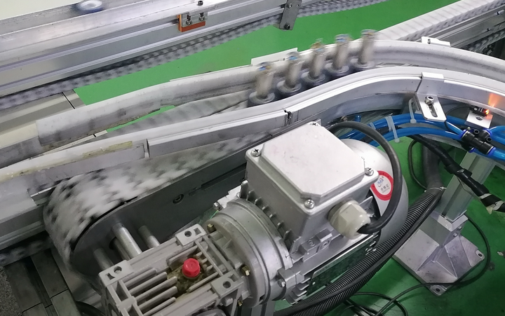 六大常見(jiàn)的柔性輸送設(shè)備的介紹