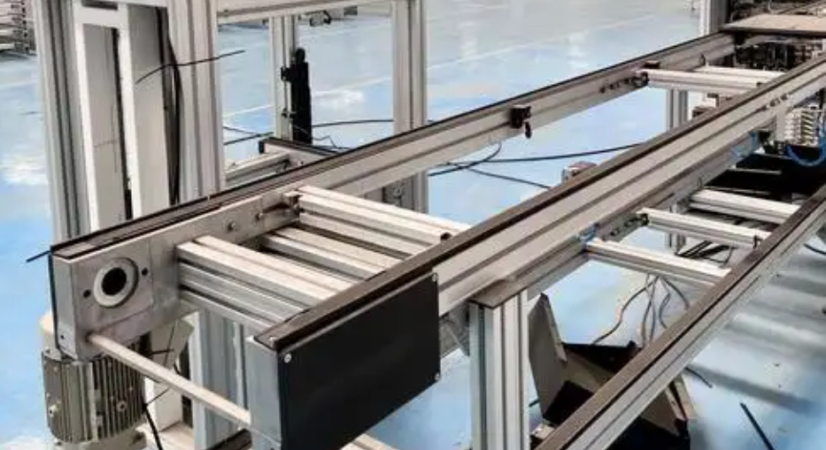 選擇電機驅(qū)動柔性輸送線時，需考慮以下因素